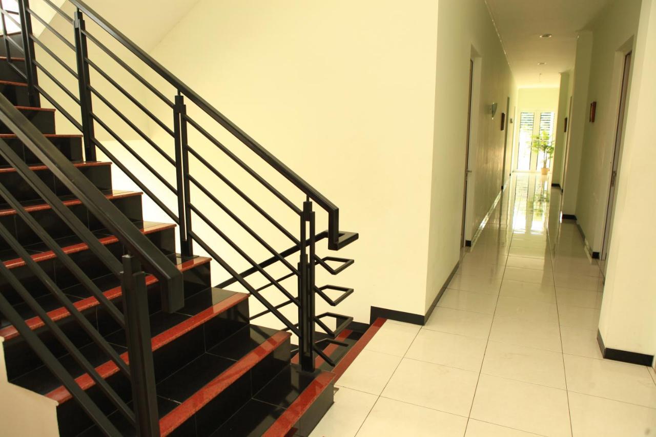 อารยา กราฮา เซมารัง Hotel เซอมารัง ภายนอก รูปภาพ