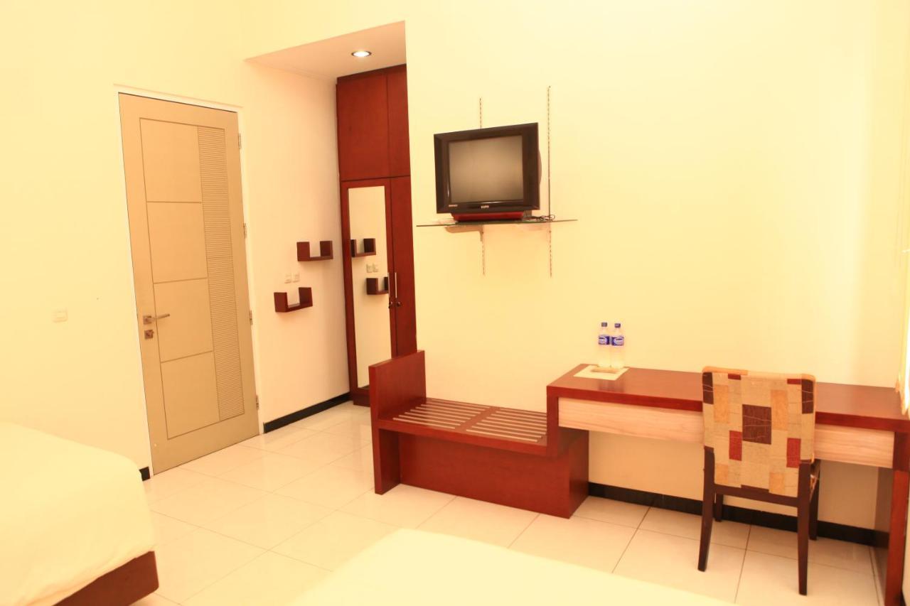 อารยา กราฮา เซมารัง Hotel เซอมารัง ภายนอก รูปภาพ