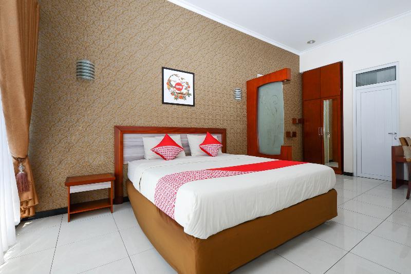 อารยา กราฮา เซมารัง Hotel เซอมารัง ภายนอก รูปภาพ