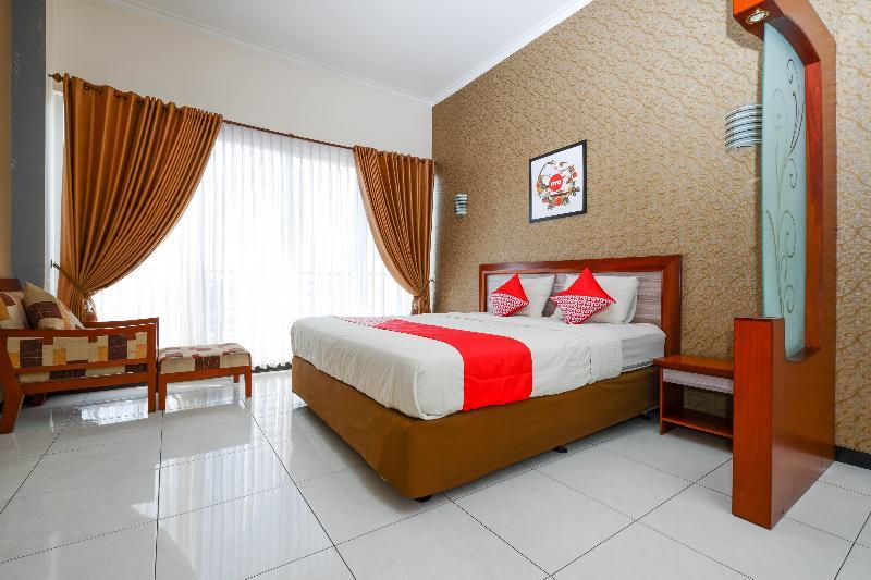 อารยา กราฮา เซมารัง Hotel เซอมารัง ภายนอก รูปภาพ