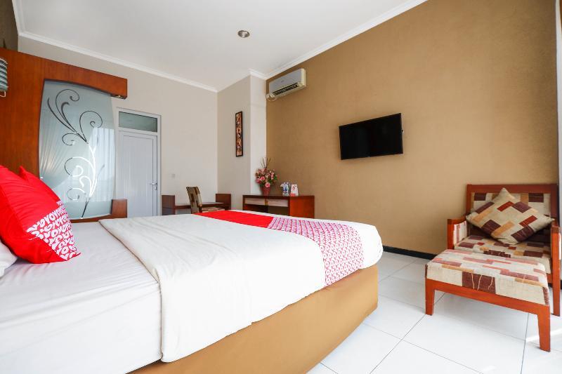 อารยา กราฮา เซมารัง Hotel เซอมารัง ภายนอก รูปภาพ
