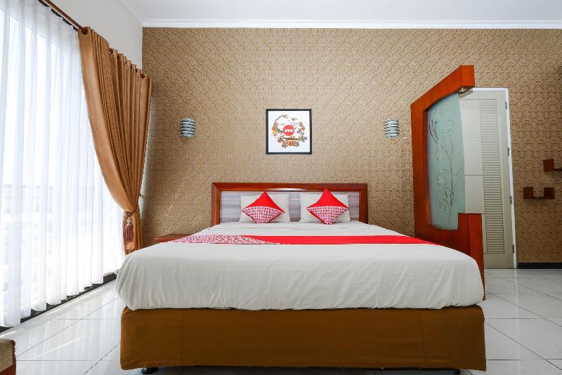 อารยา กราฮา เซมารัง Hotel เซอมารัง ภายนอก รูปภาพ