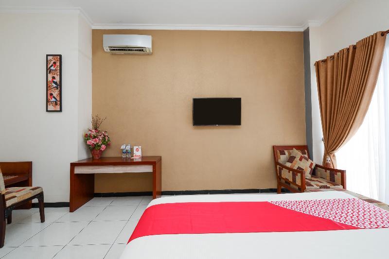 อารยา กราฮา เซมารัง Hotel เซอมารัง ภายนอก รูปภาพ