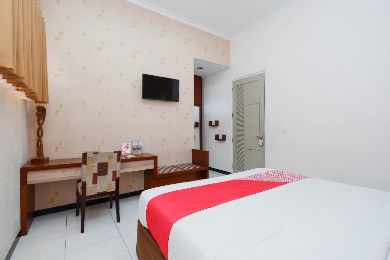 อารยา กราฮา เซมารัง Hotel เซอมารัง ภายนอก รูปภาพ